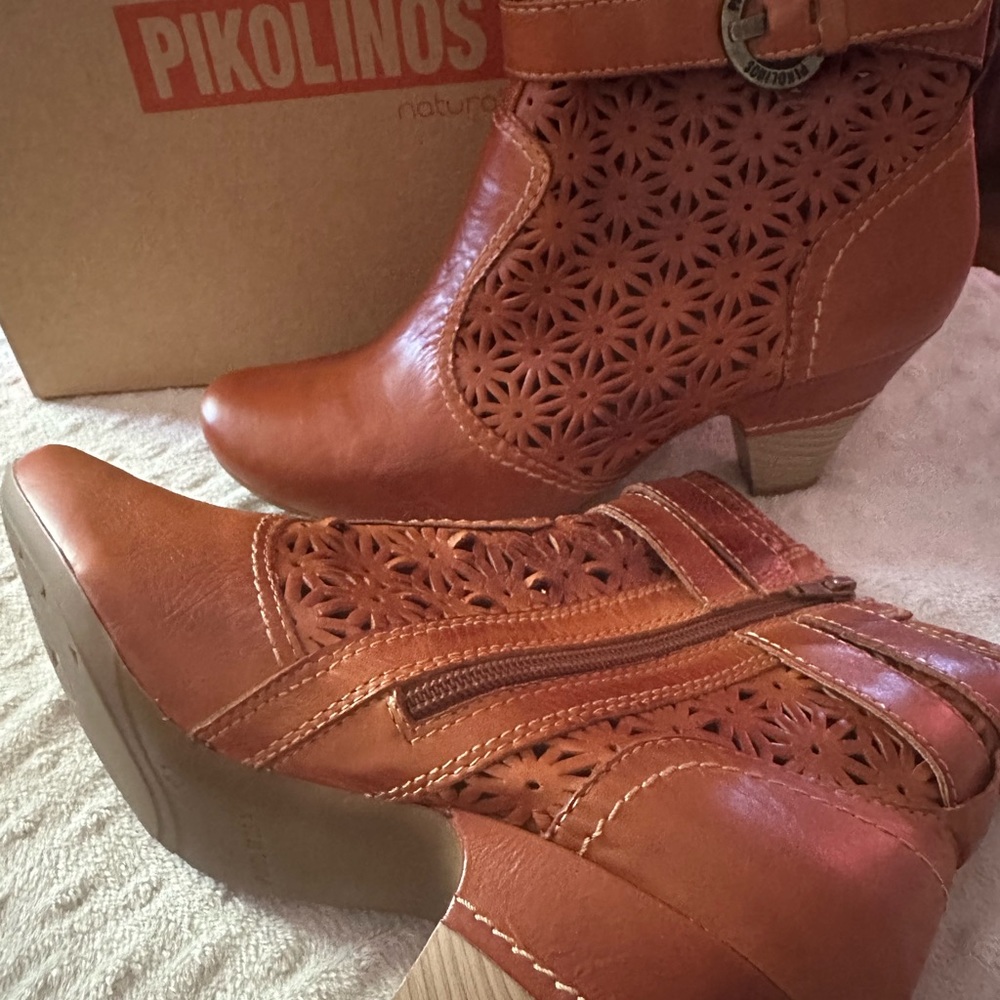 Pikolinos Brandy Leather Ankle Boots